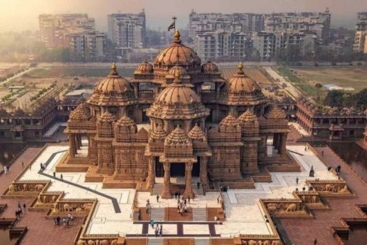 Delhi Spiritual Sites With Famous Temples